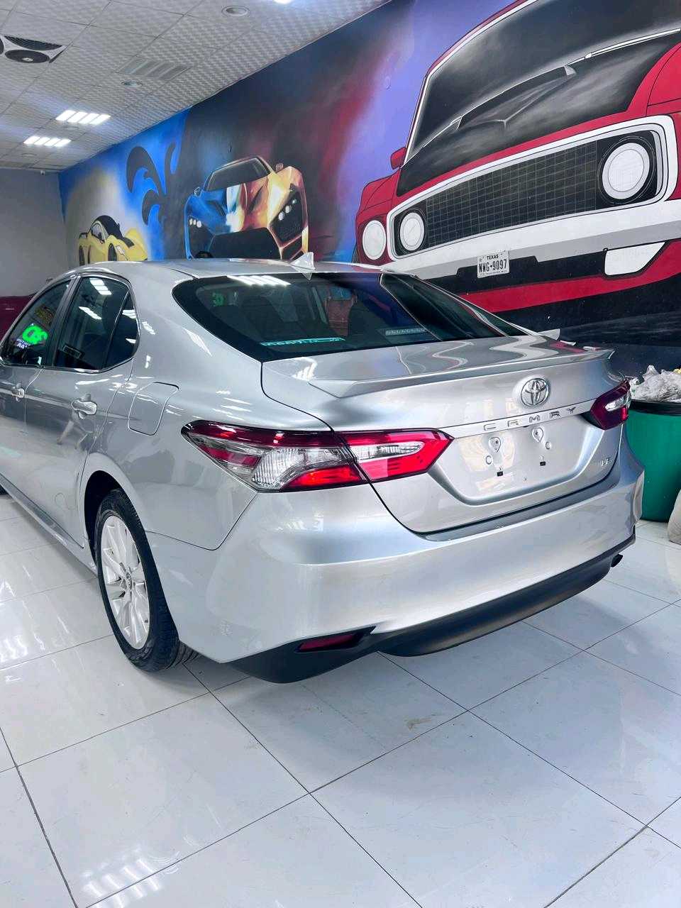 Car Image 2019 TOYOTA CAMRY LE