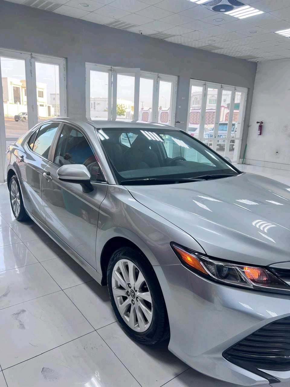 Car Image 2019 TOYOTA CAMRY LE