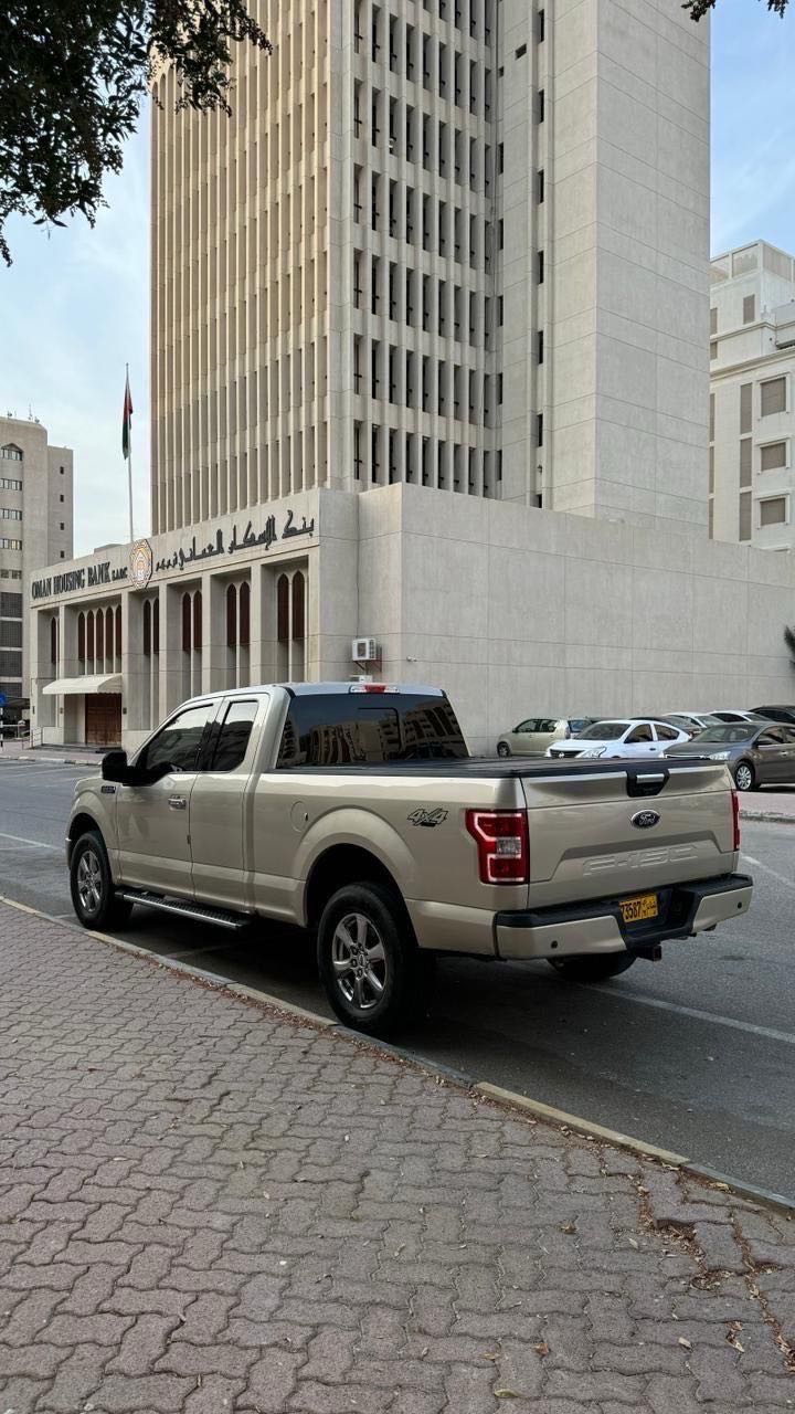 Car Image 2018 FORD F-150 XLT