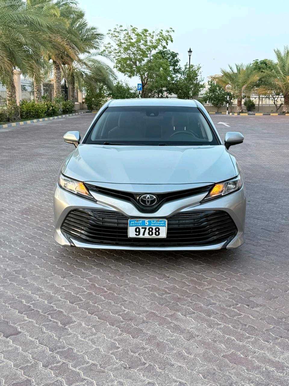 Car Image 2018 TOYOTA CAMRY LE