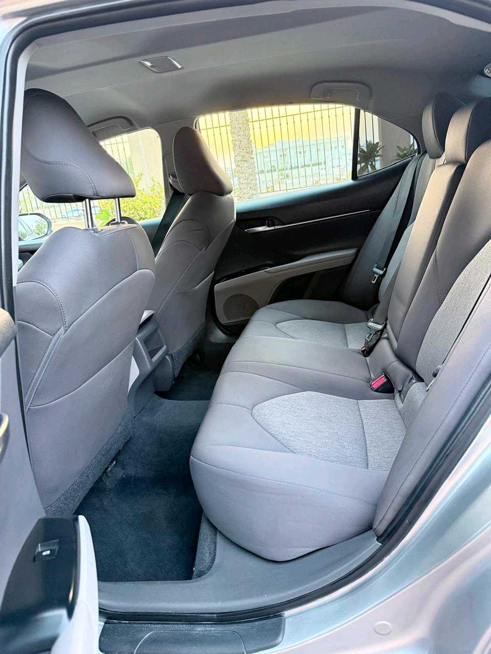 Car Image 2018 TOYOTA CAMRY LE