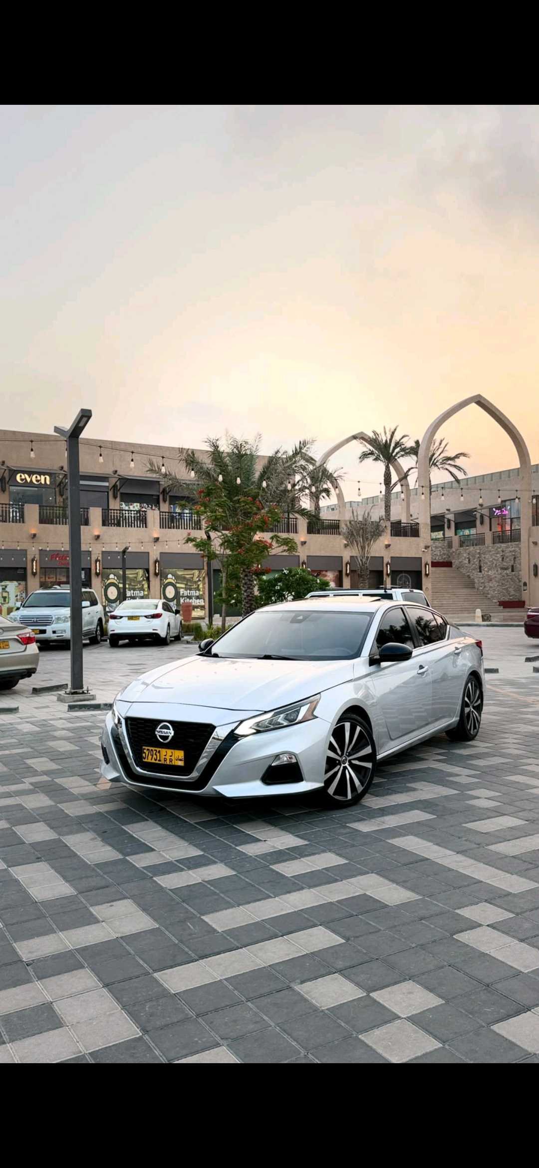 Car Image 2020 NISSAN ALTIMA SR