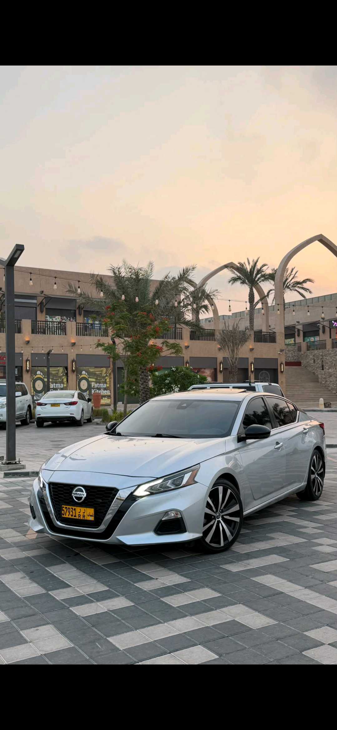 Car Image 2020 NISSAN ALTIMA SR