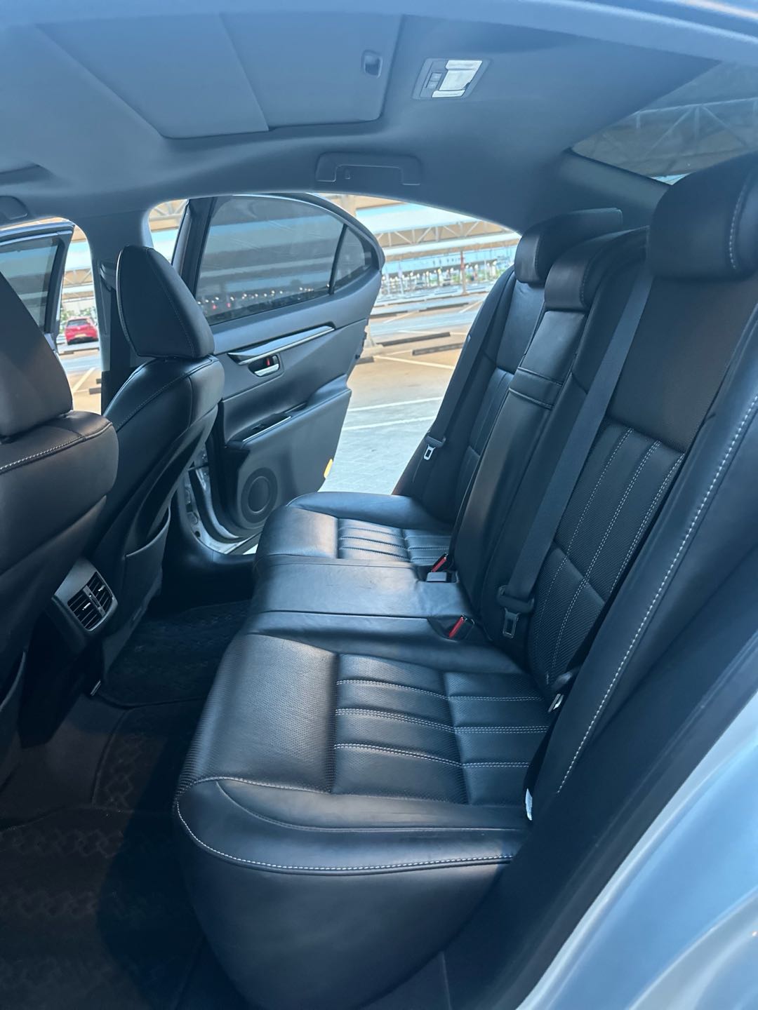 Car Image 2018 LEXUS ES 