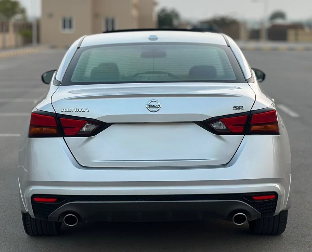 Car Image 2019 NISSAN ALTIMA SR