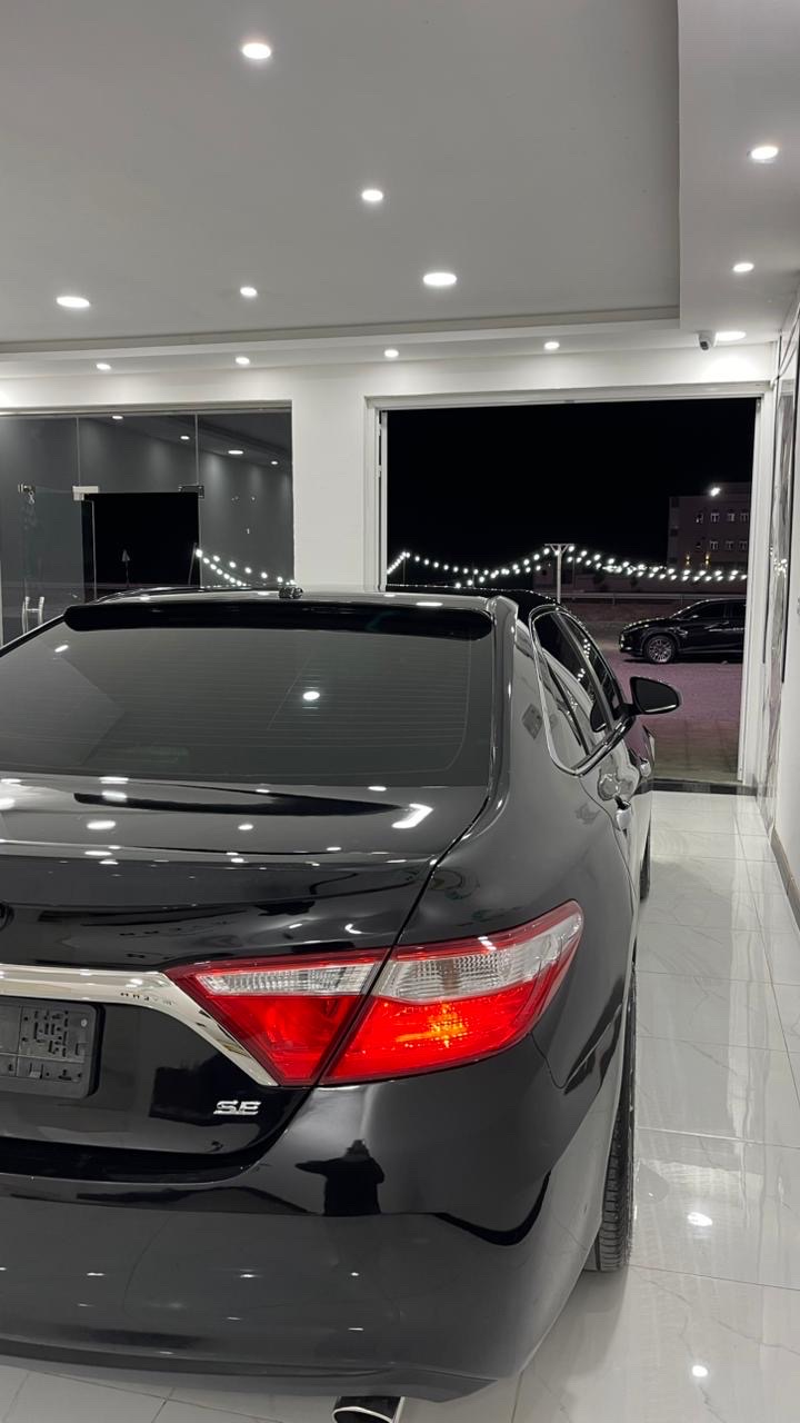 Car Image 2015 TOYOTA CAMRY SE