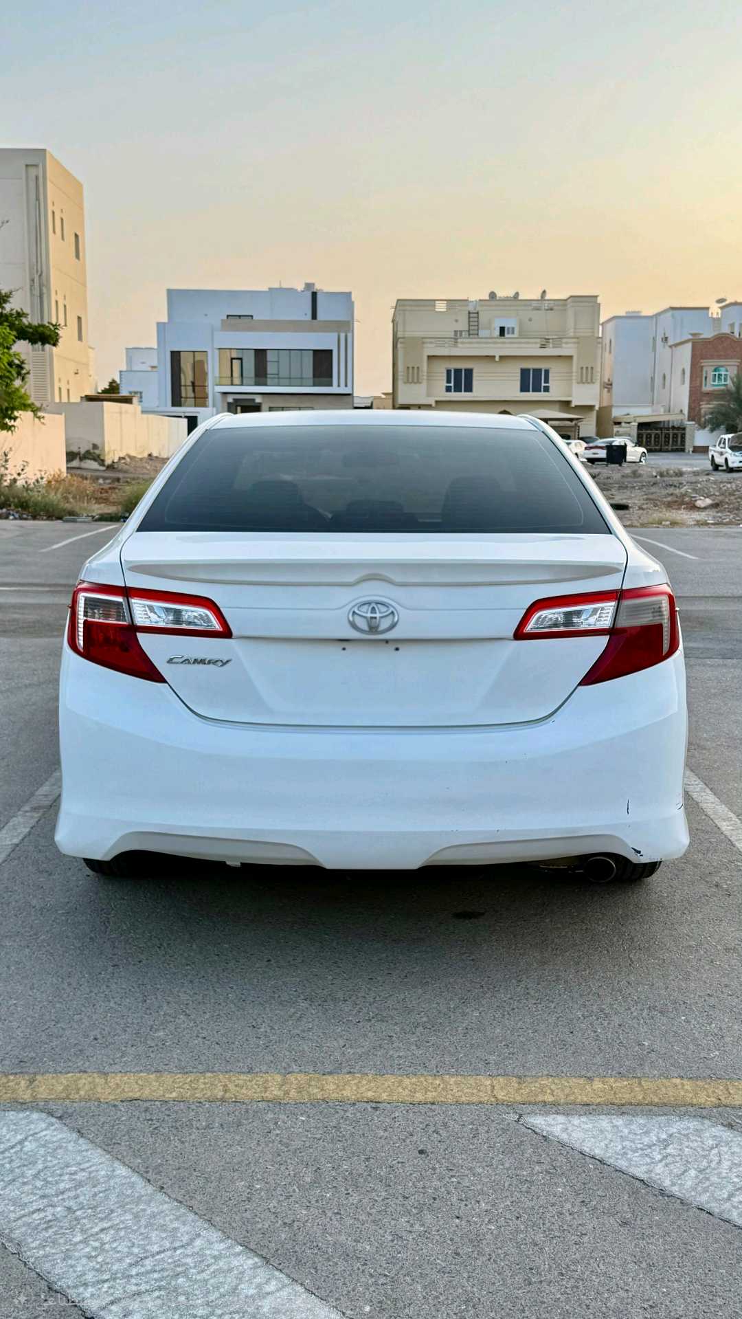 Car Image 2012 TOYOTA CAMRY SE