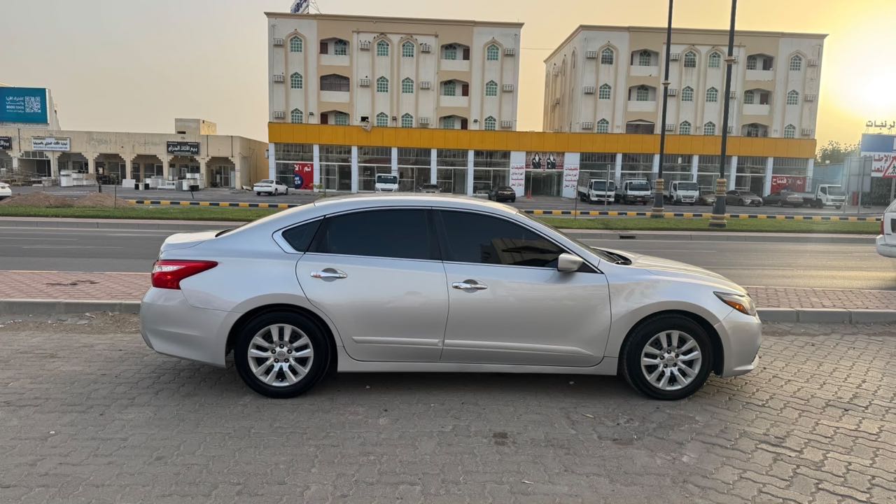 Car Image 2017 NISSAN ALTIMA S