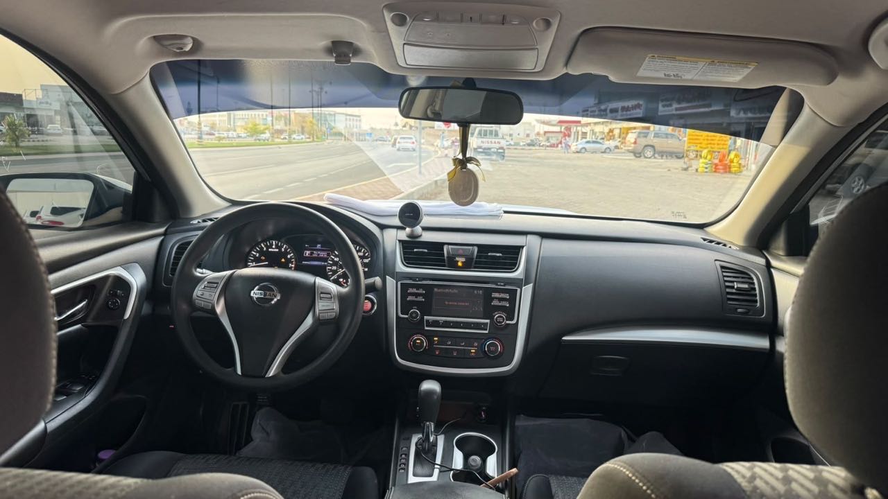 Car Image 2017 NISSAN ALTIMA S