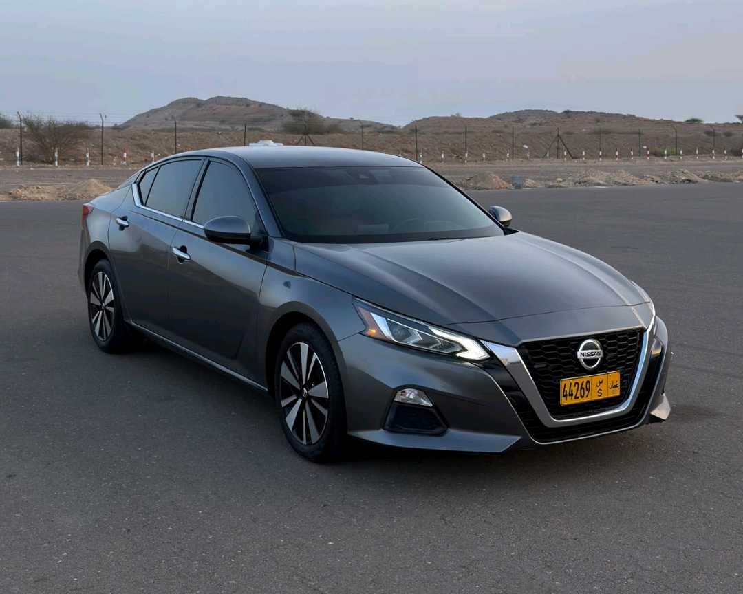 Car Image 2021 NISSAN ALTIMA SV