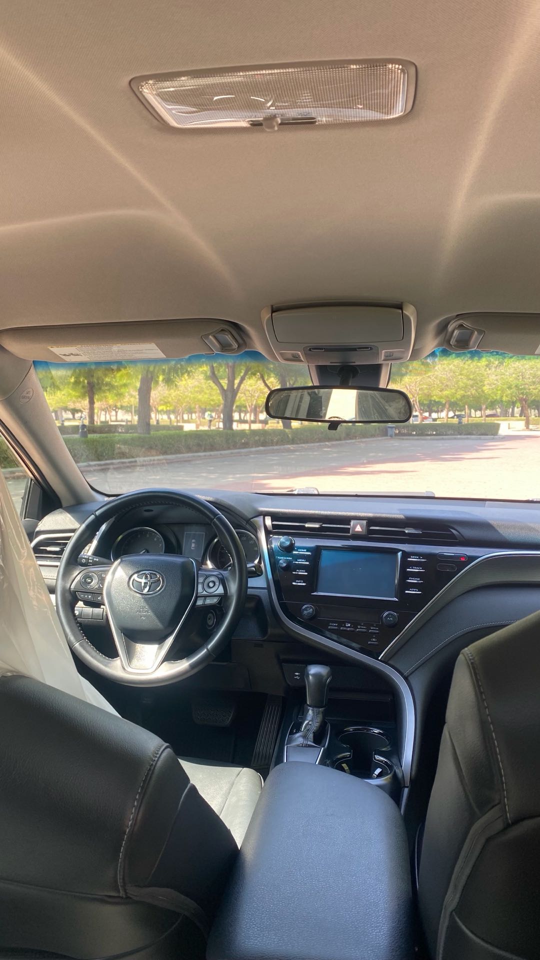 Car Image 2018 TOYOTA CAMRY SE