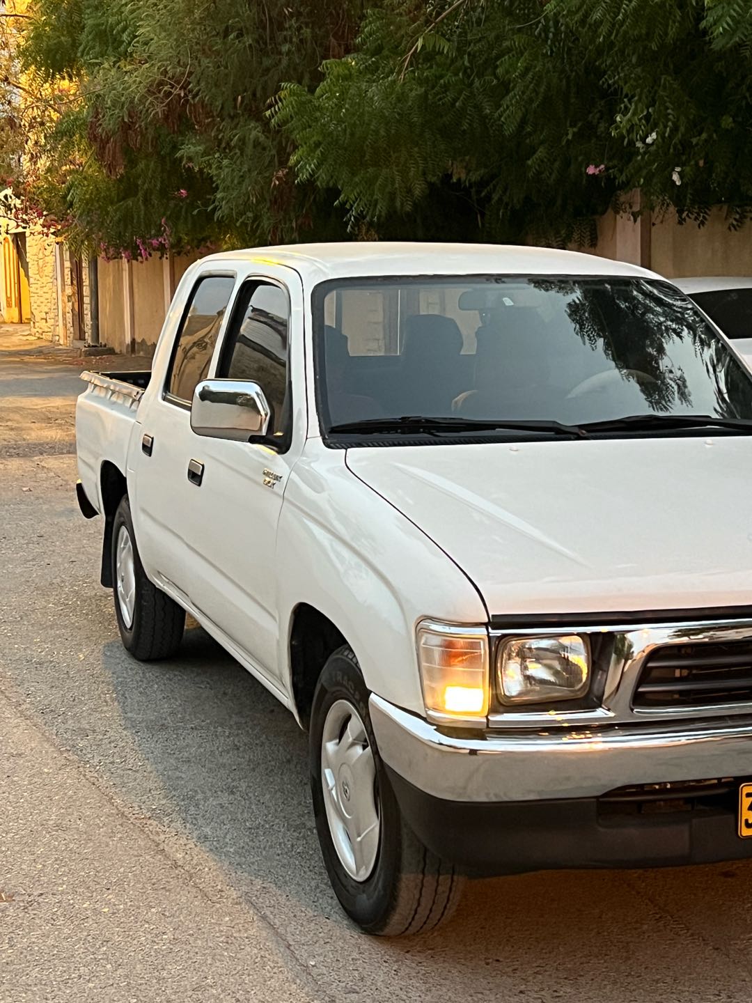Car Image 1999 TOYOTA HILUX 2.7