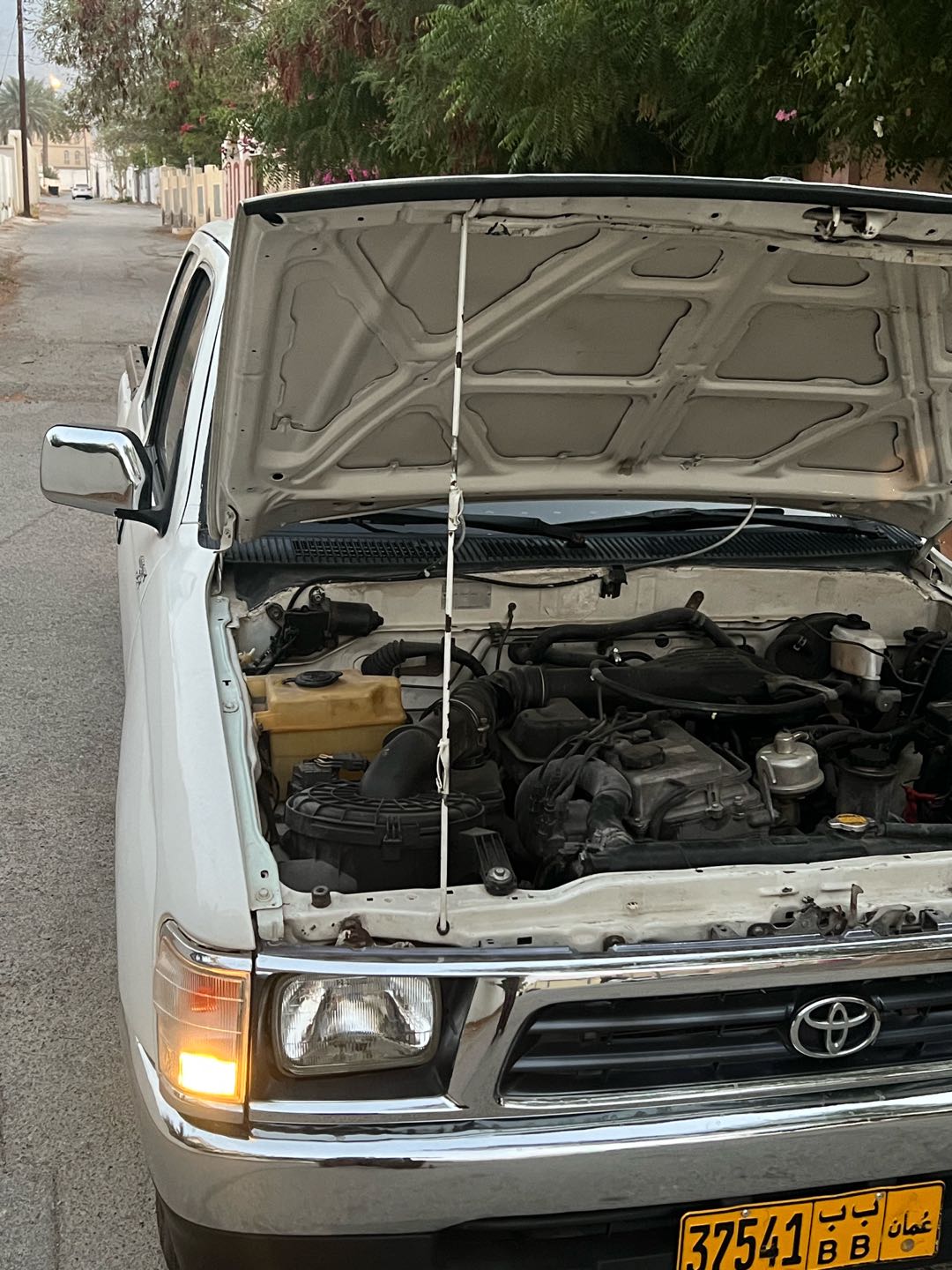 Car Image 1999 TOYOTA HILUX 2.7