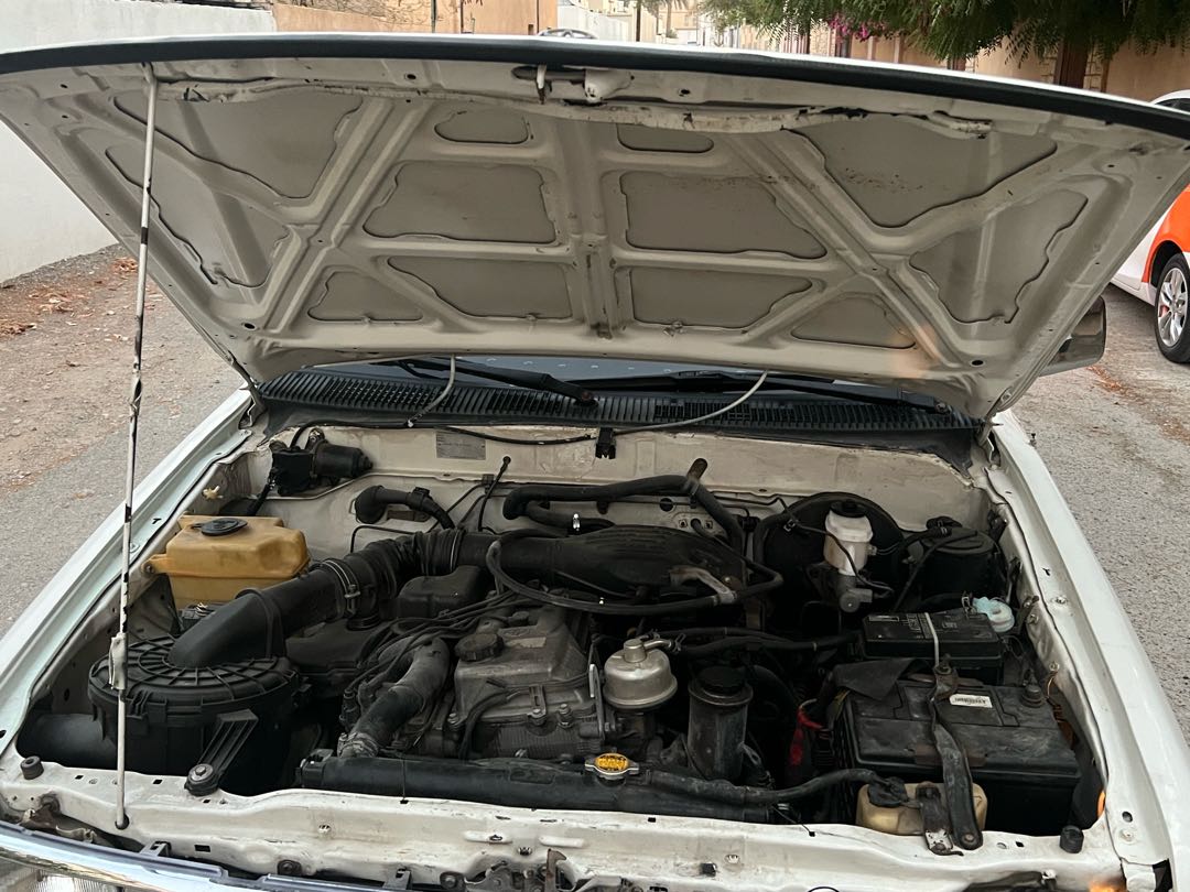Car Image 1999 TOYOTA HILUX 2.7