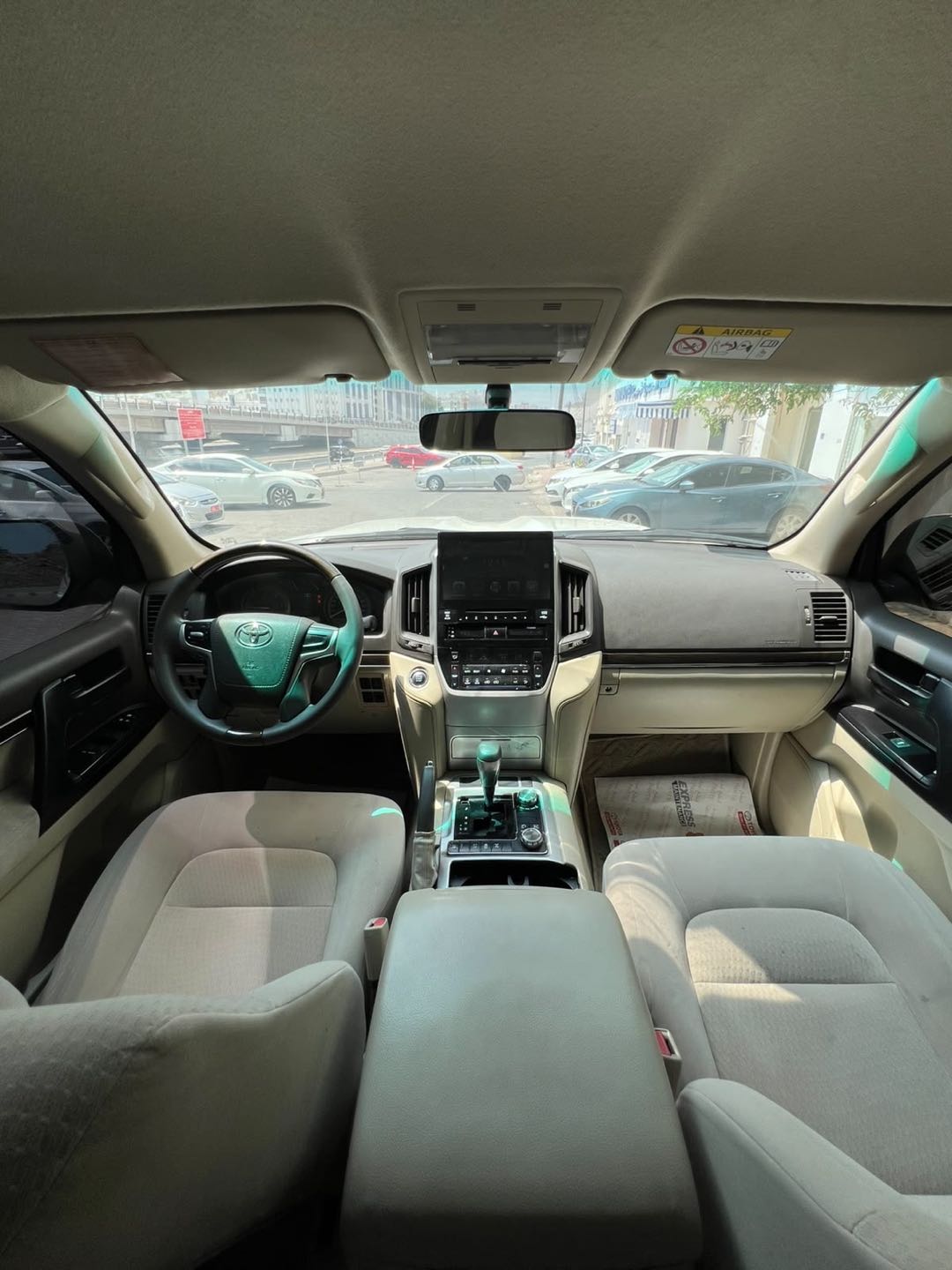 Car Image 2019 TOYOTA LAND CRUISER GX.R