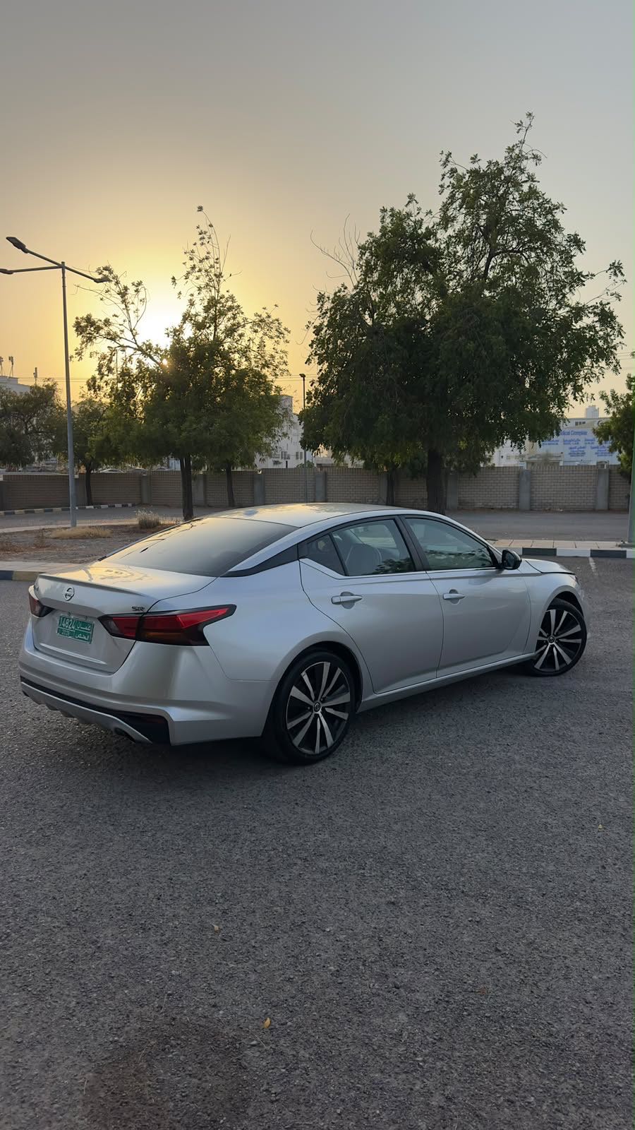 Car Image 2019 NISSAN ALTIMA SR