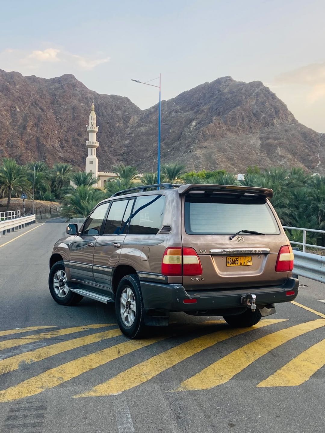 Car Image 1999 TOYOTA LAND CRUISER 