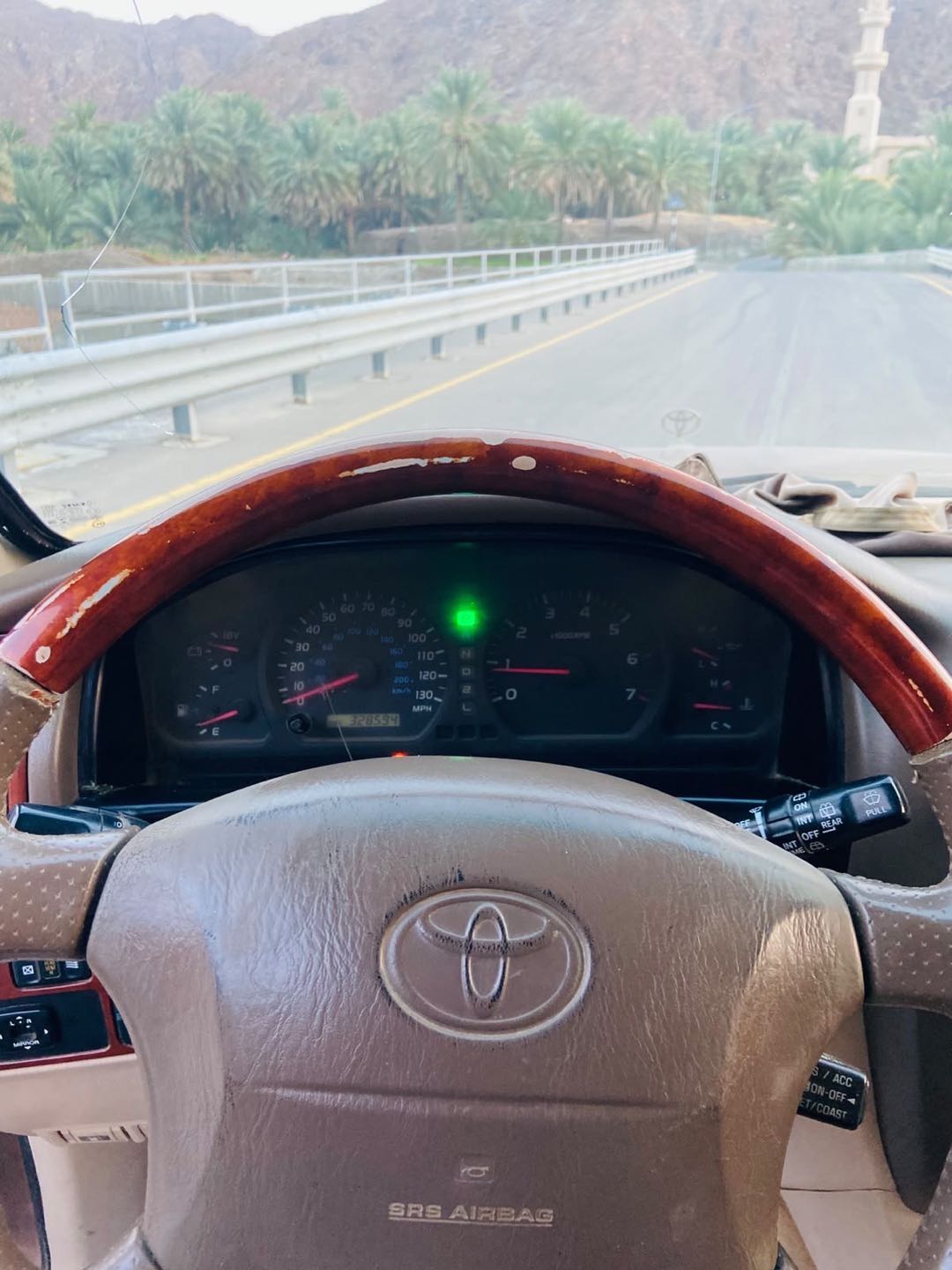 Car Image 1999 TOYOTA LAND CRUISER 