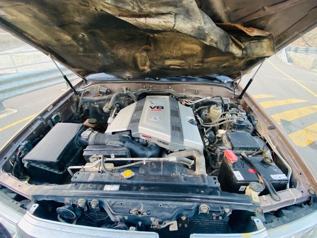 Car Image 1999 TOYOTA LAND CRUISER 