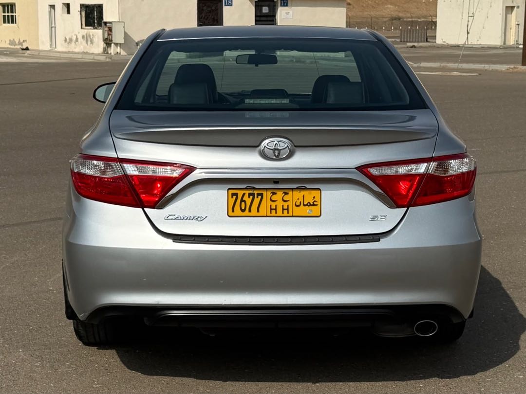 Car Image 2017 TOYOTA CAMRY SE