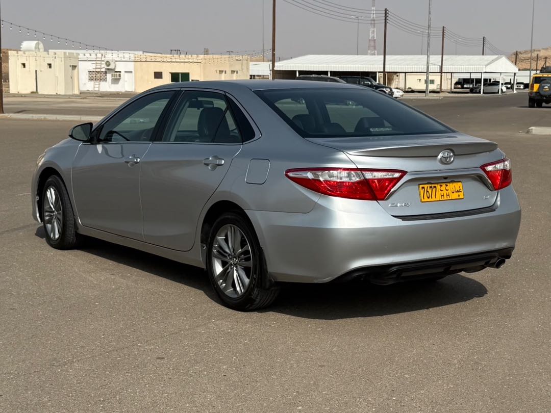 Car Image 2017 TOYOTA CAMRY SE