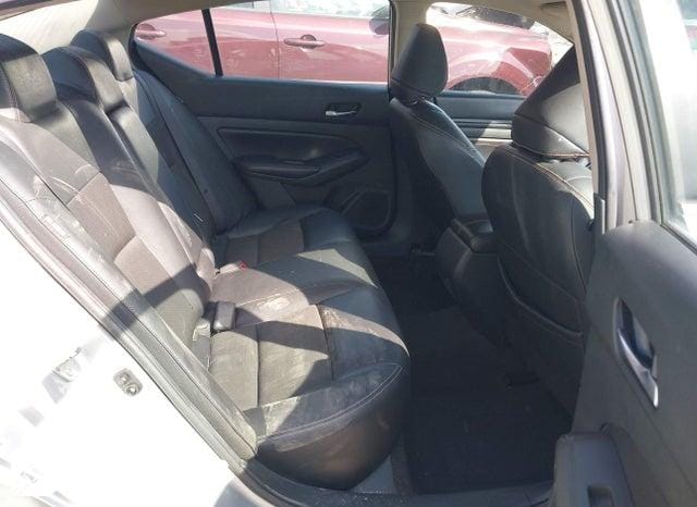 Car Image 2022 NISSAN ALTIMA SR