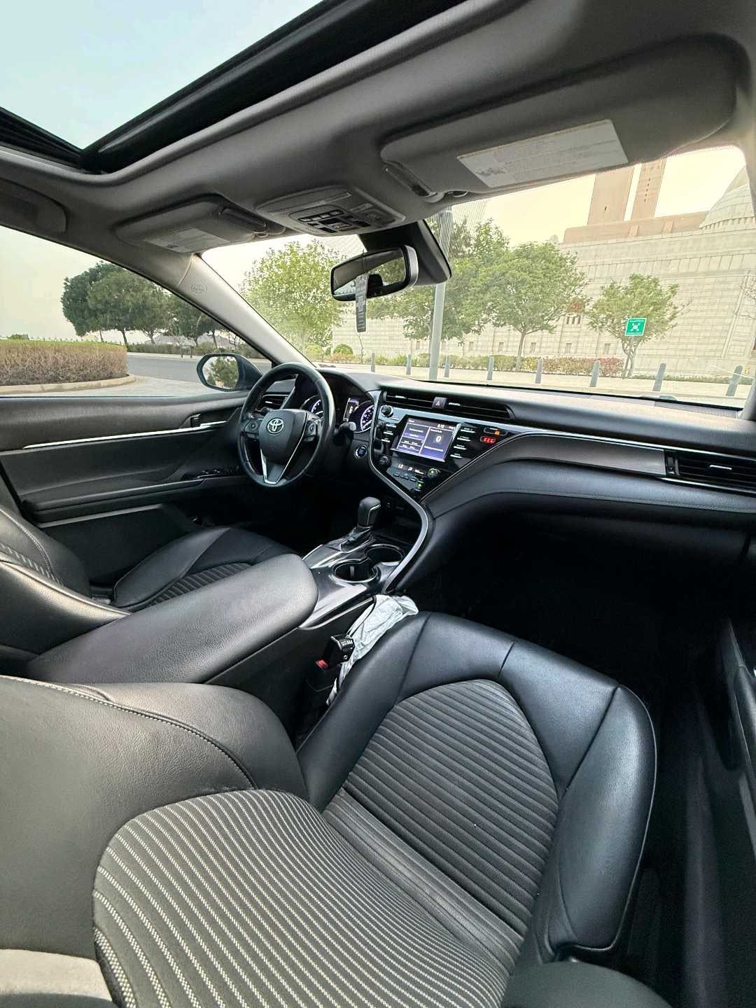 Car Image 2019 TOYOTA CAMRY SE