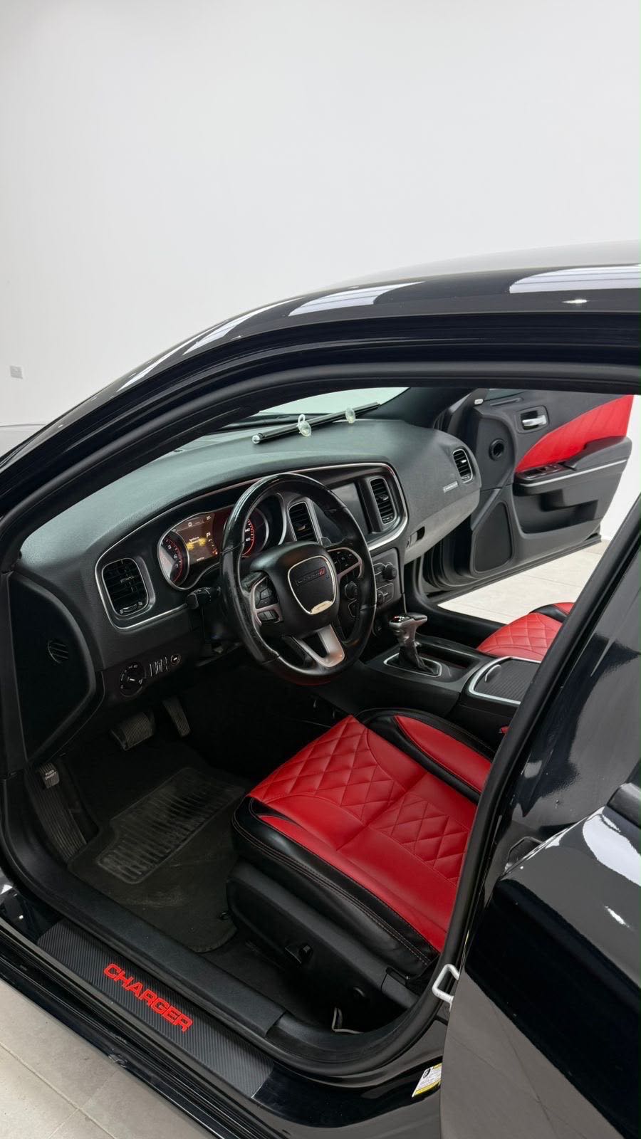 Car Image 2018 DODGE CHARGER GT
