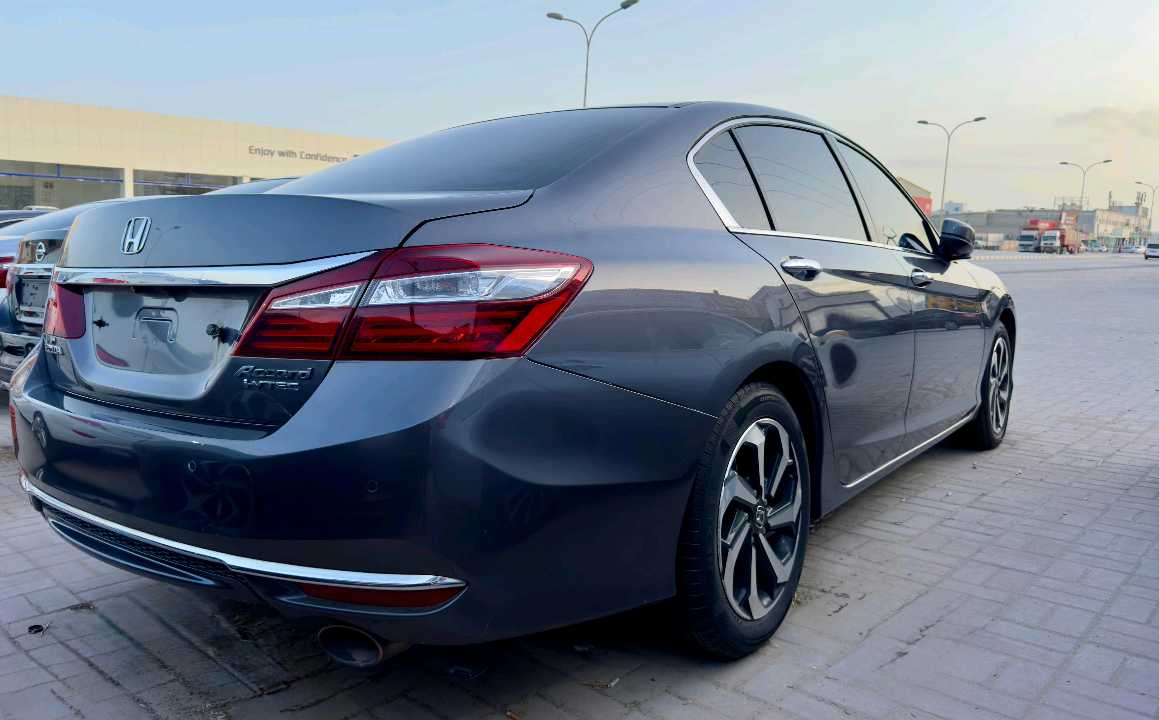 Car Image 2017 HONDA ACCORD EXL