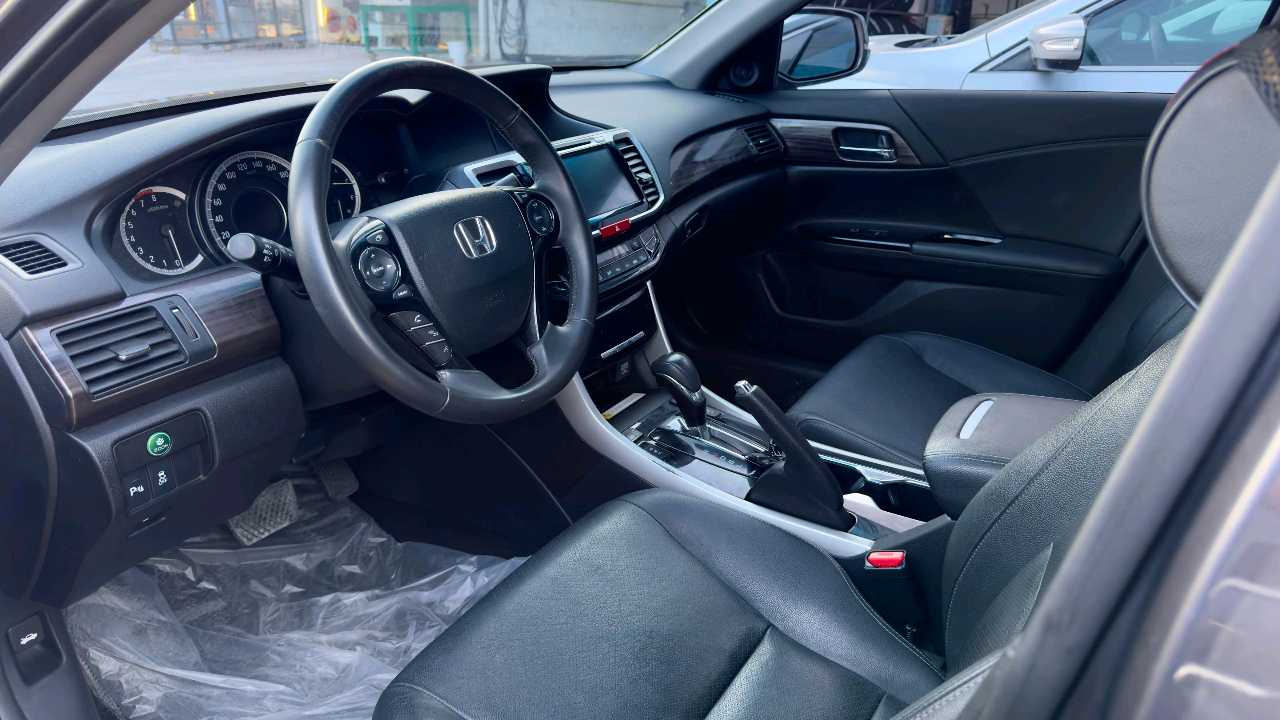 Car Image 2017 HONDA ACCORD EXL