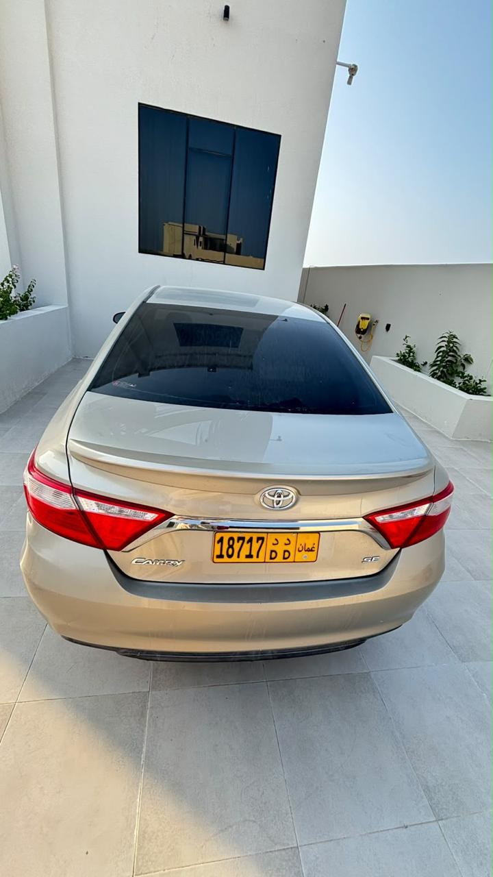 Car Image 2017 TOYOTA CAMRY SE
