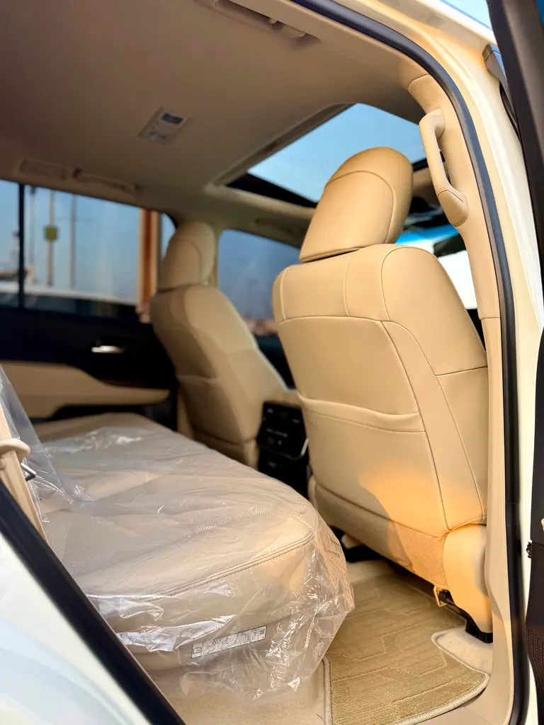 Car Image 2026 TOYOTA LAND CRUISER GX.R