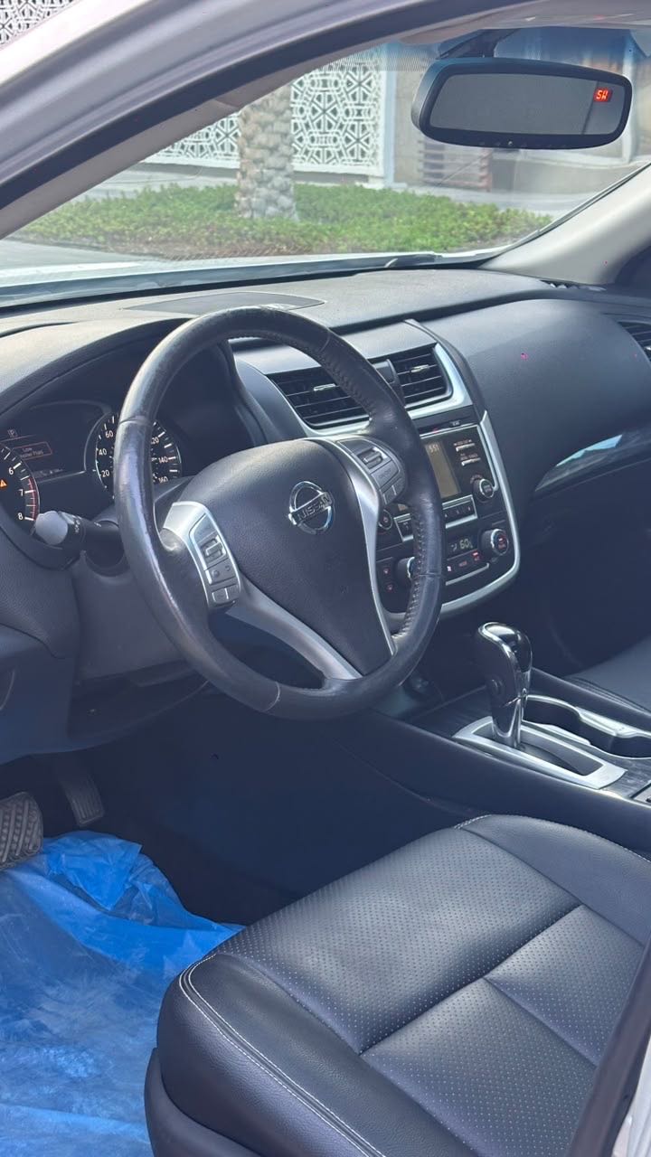 Car Image 2017 NISSAN ALTIMA SL
