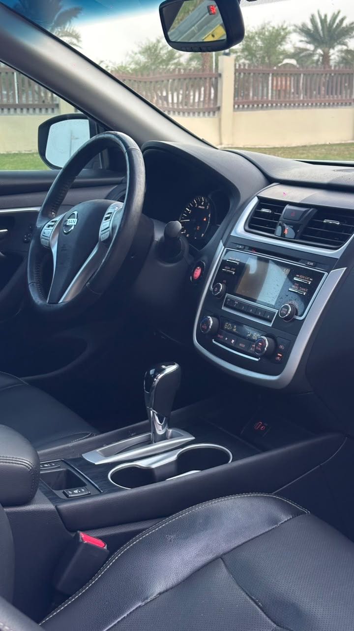 Car Image 2017 NISSAN ALTIMA SL