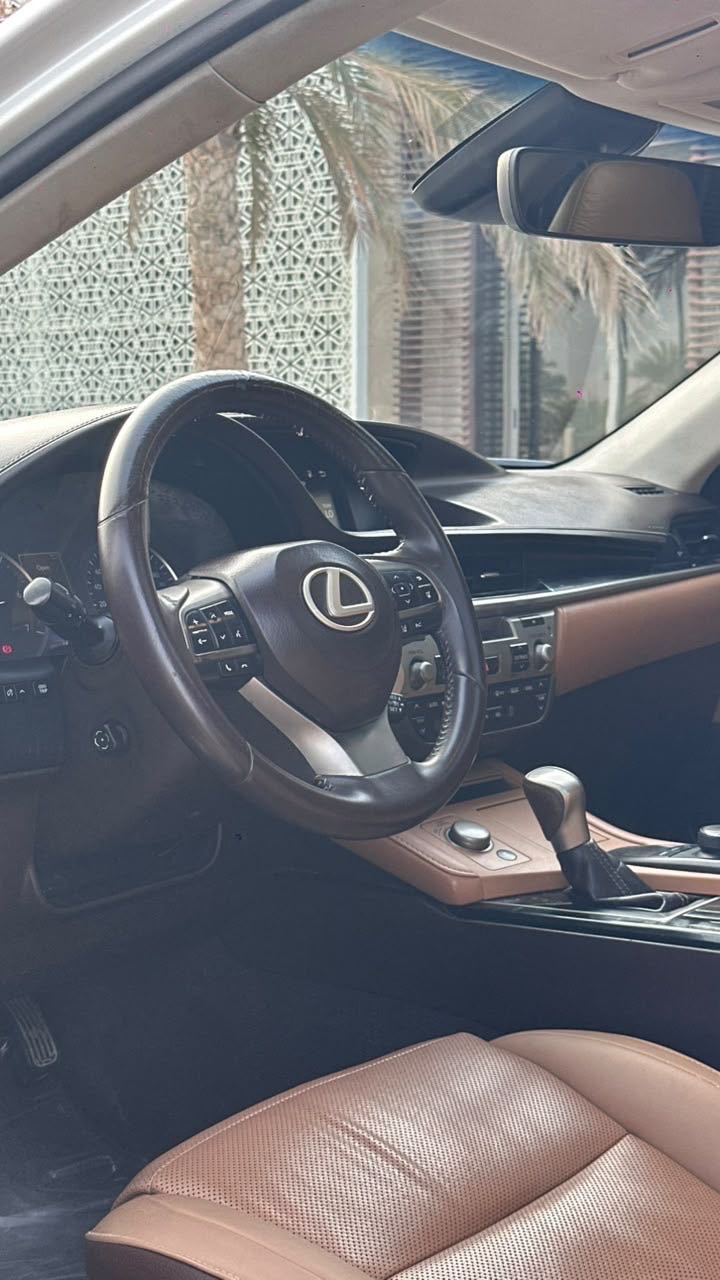 Car Image 2017 LEXUS ES 350