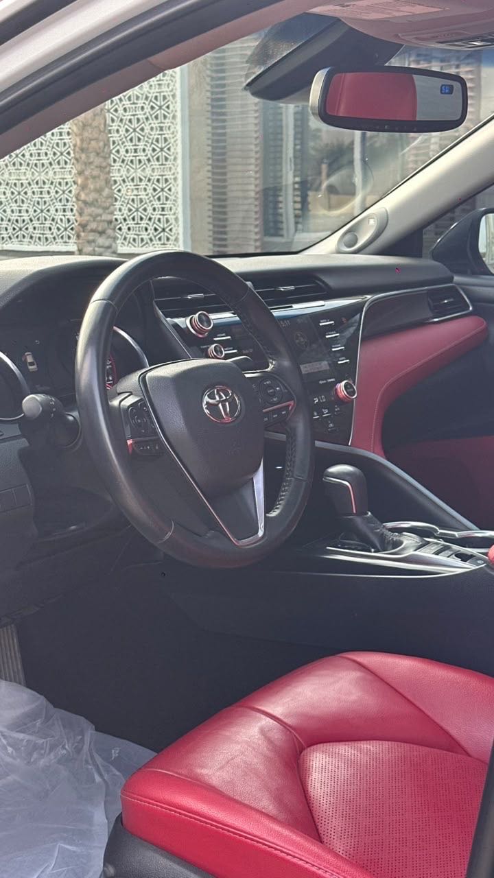 Car Image 2019 TOYOTA CAMRY XSE