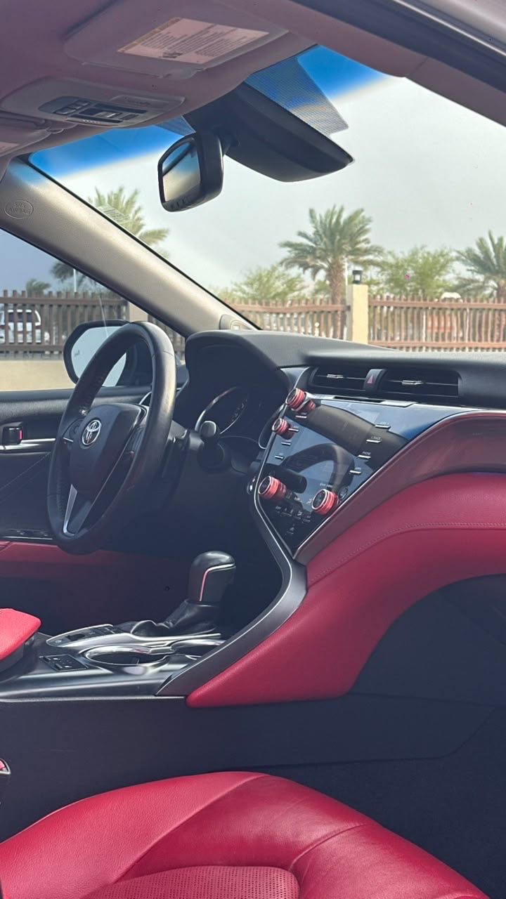 Car Image 2019 TOYOTA CAMRY XSE