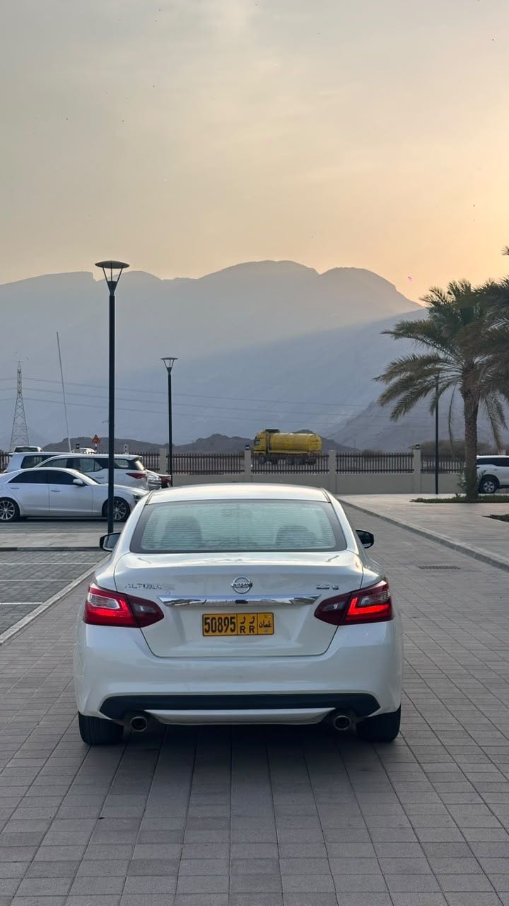 Car Image 2018 NISSAN ALTIMA S