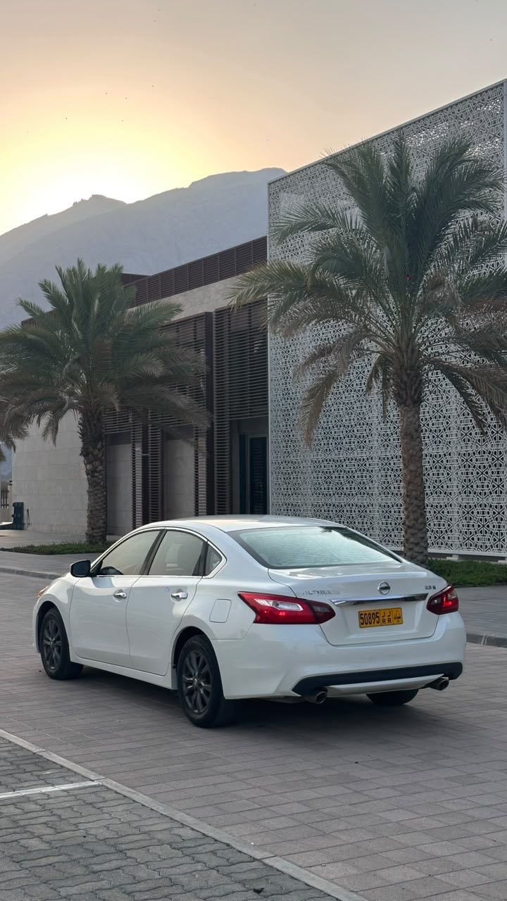 Car Image 2018 NISSAN ALTIMA S