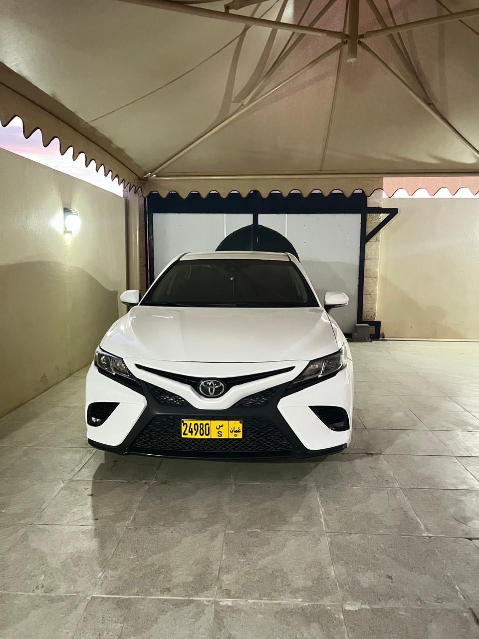 Car Image 2019 TOYOTA CAMRY LE
