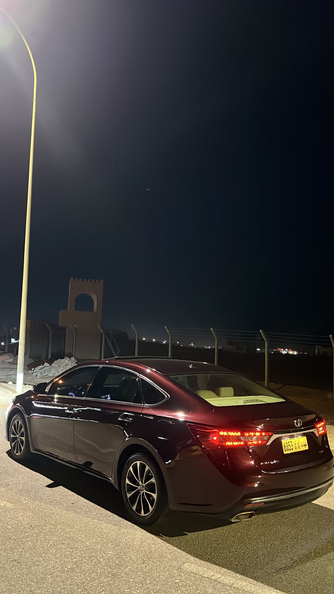 Car Image 2016 TOYOTA AVALON XLE