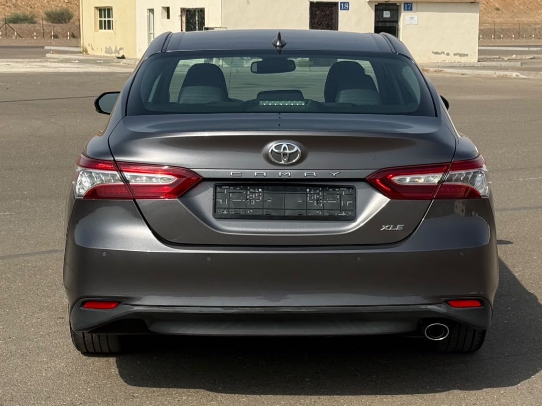 Car Image 2018 TOYOTA CAMRY XLE