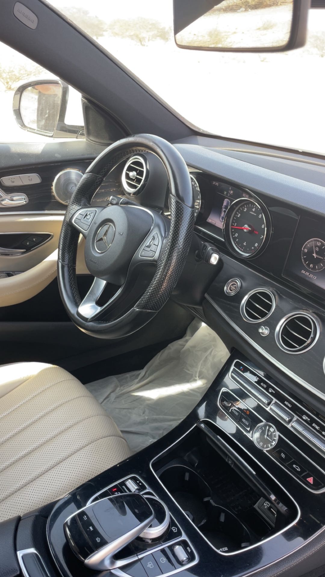 Car Image 2017 MERCEDES E Class 300