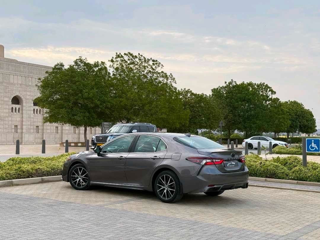 Car Image 2021 TOYOTA CAMRY SE