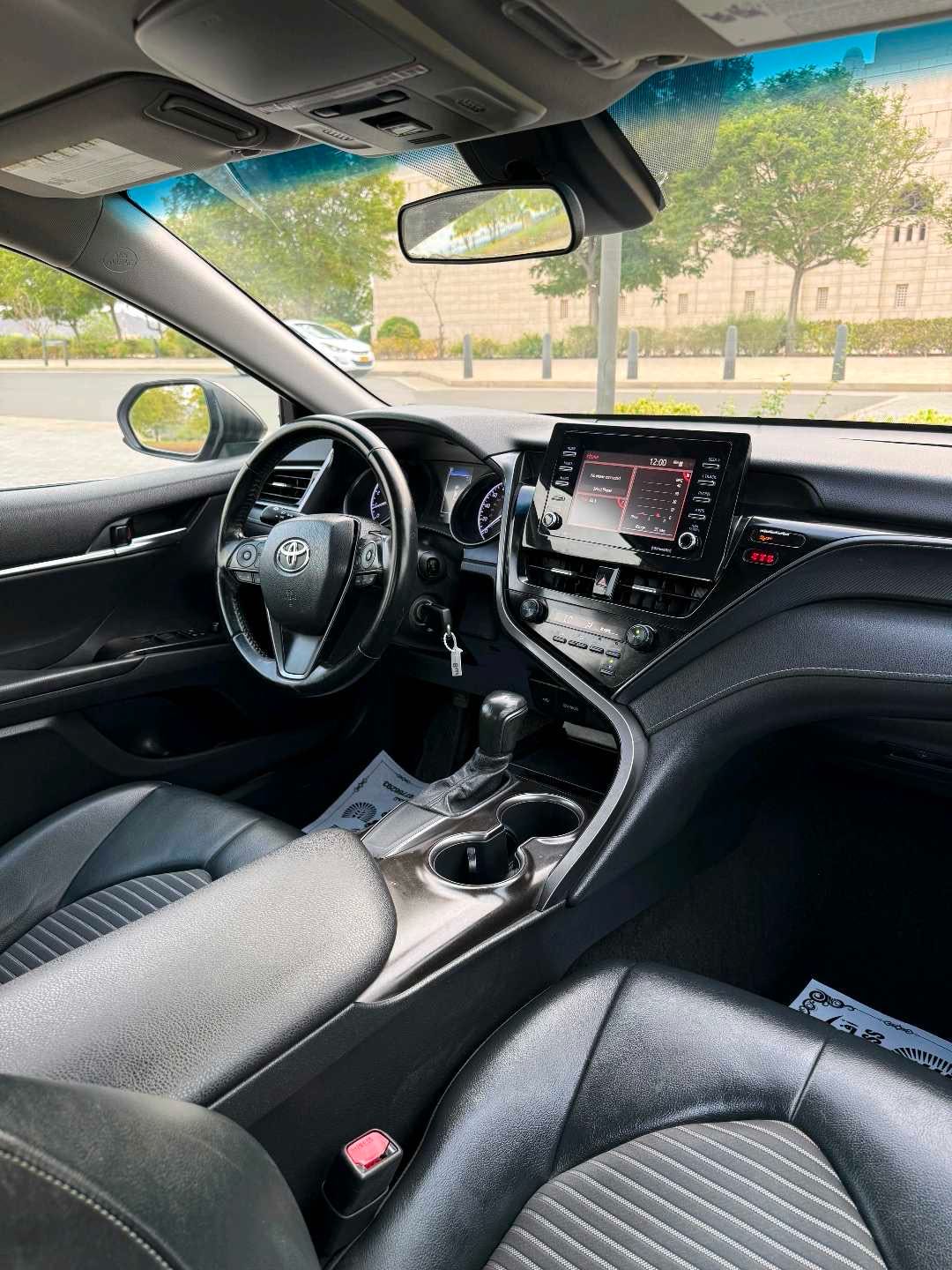 Car Image 2021 TOYOTA CAMRY SE