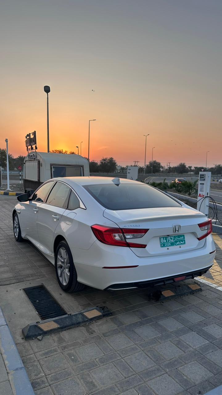 Car Image 2018 HONDA ACCORD LX