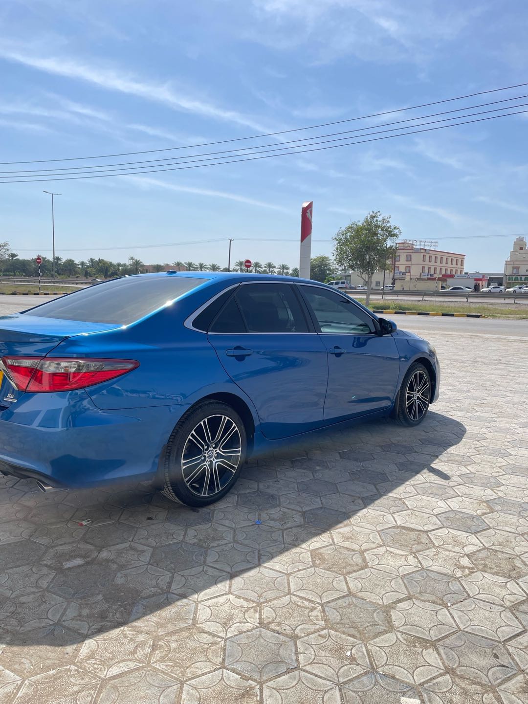 Car Image 2016 TOYOTA CAMRY SE