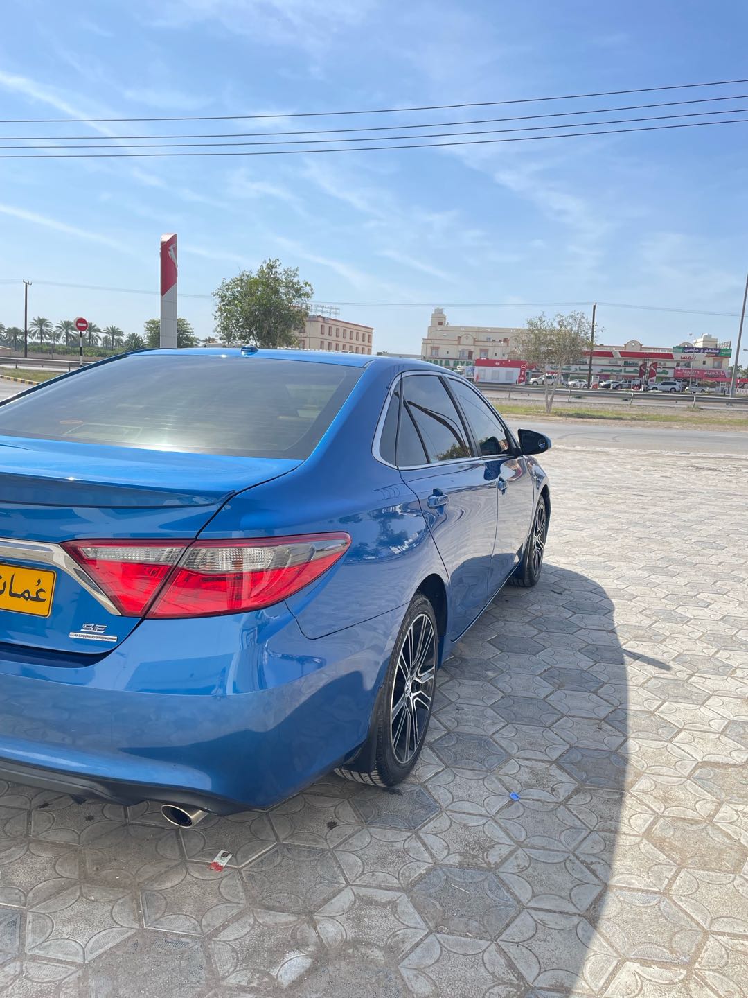 Car Image 2016 TOYOTA CAMRY SE