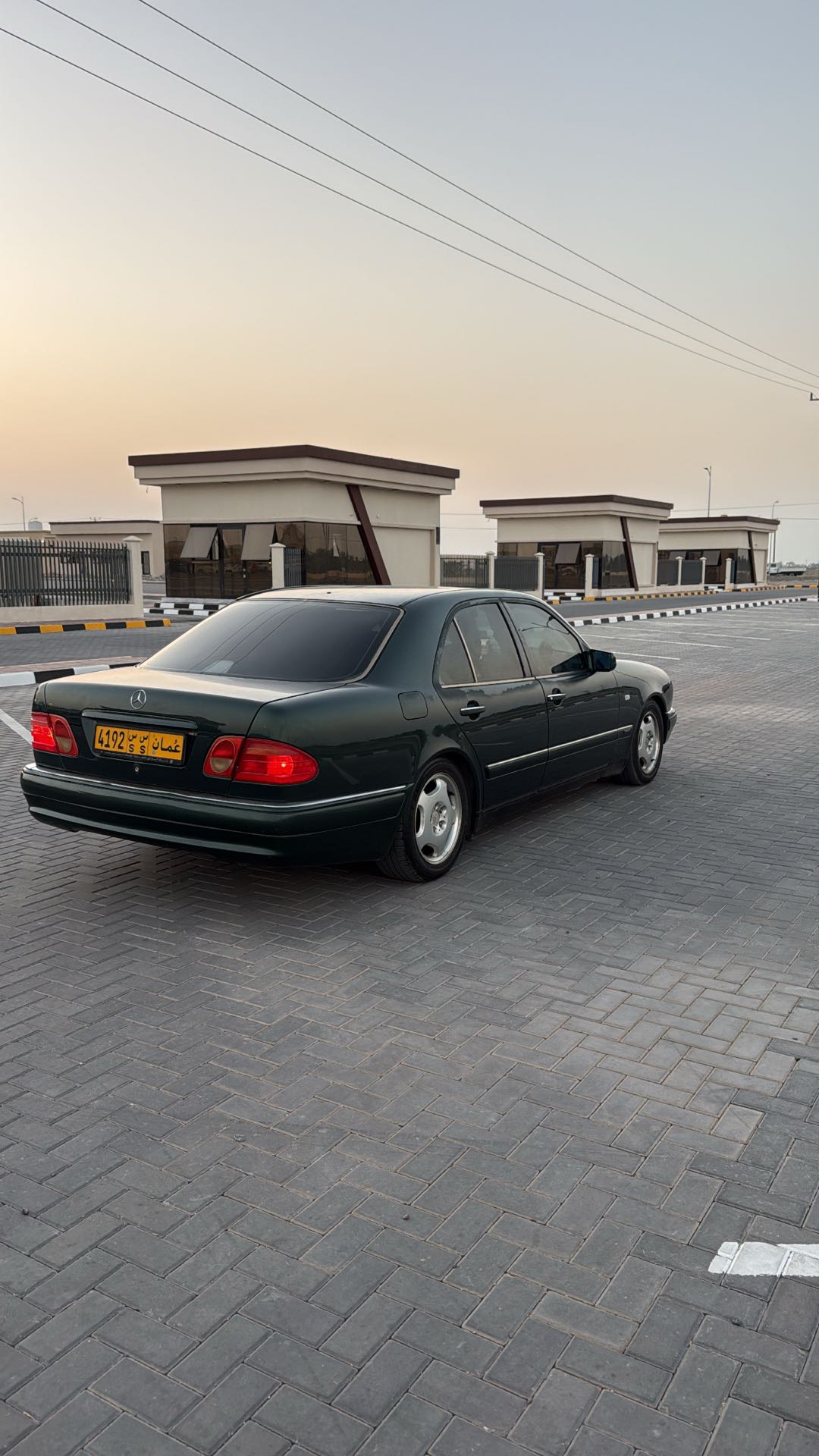 Car Image 1996 MERCEDES E Class 420