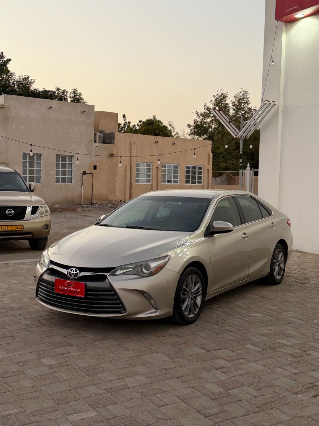 Car Image 2015 TOYOTA CAMRY SE